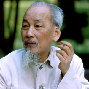 chao-mung-ky-niem-136-nam-ngay-sinh-nhat-bac-1951890-1952026
